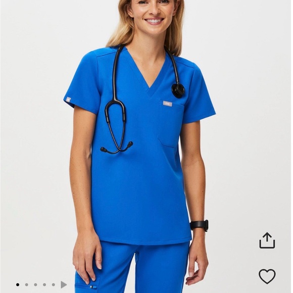 FIGS SCRUB TOP - Picture 2 of 2